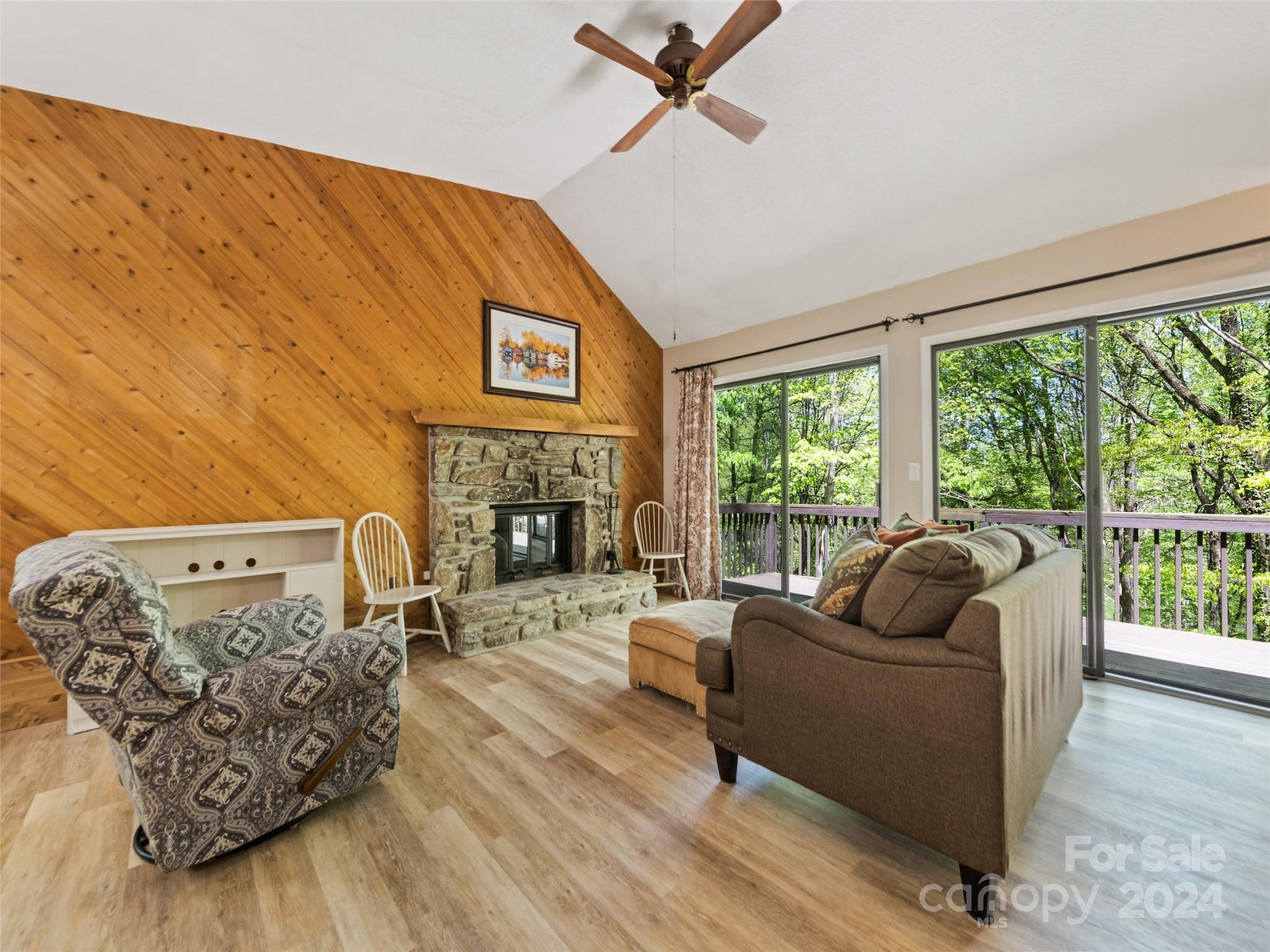 662 Locust, Maggie Valley, Single Family Residence,  for sale, Jaci Reynolds, RE/MAX Executive