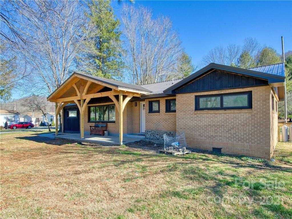 2906 Jonathan Creek Road, Waynesville, Single-Family Home,  for sale, Jaci Reynolds, RE/MAX Executive